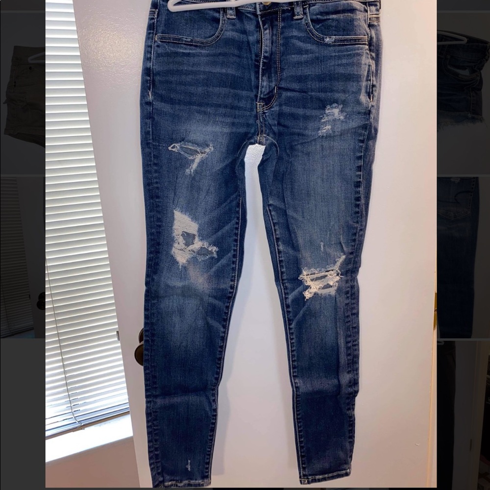 Distressed American Eagle skinny jean
